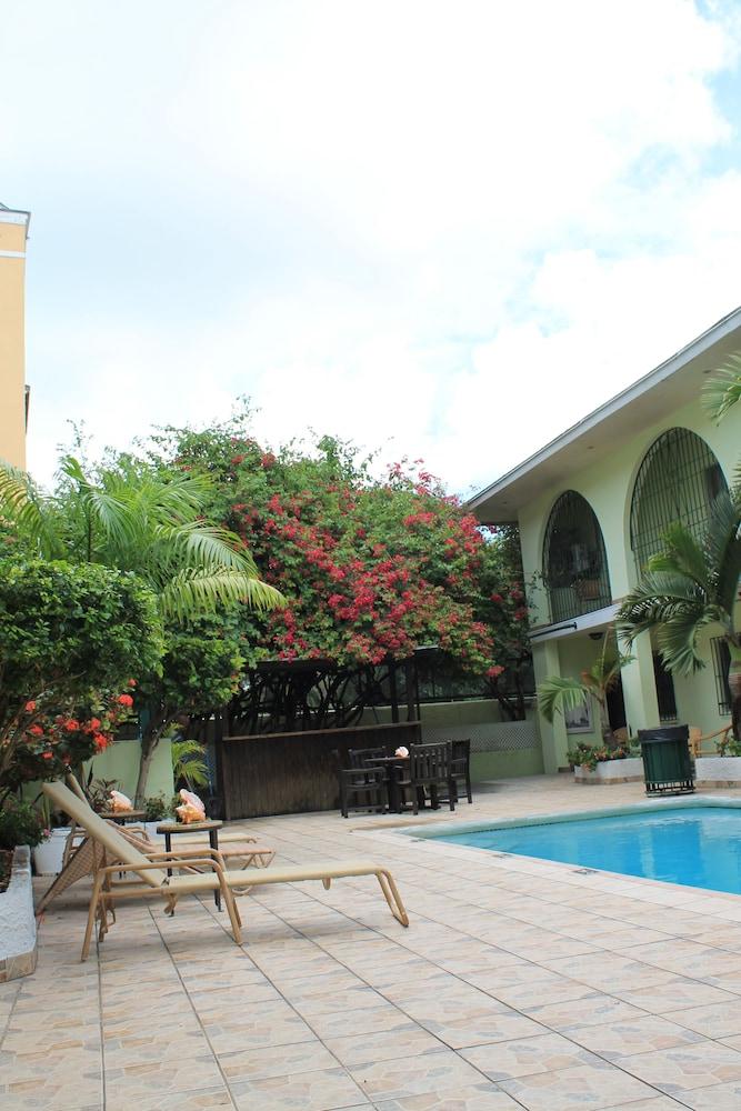 נסאו El Greco Hotel מראה חיצוני תמונה
